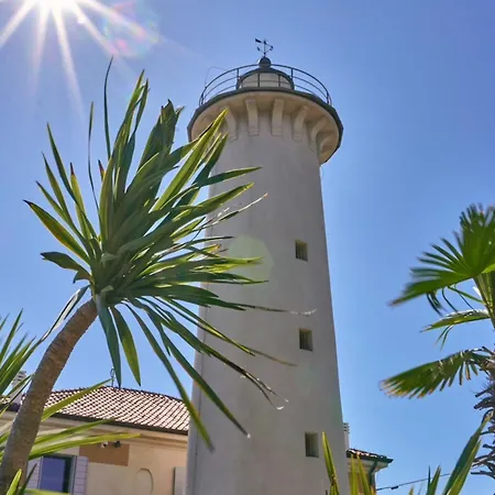 Lovely On The Coast Of Appartamento